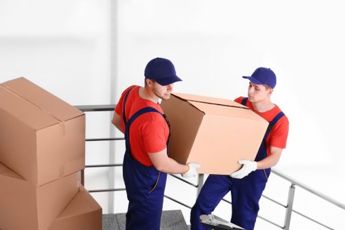 Removal truck hire for local moving jobs in Enfieldlock